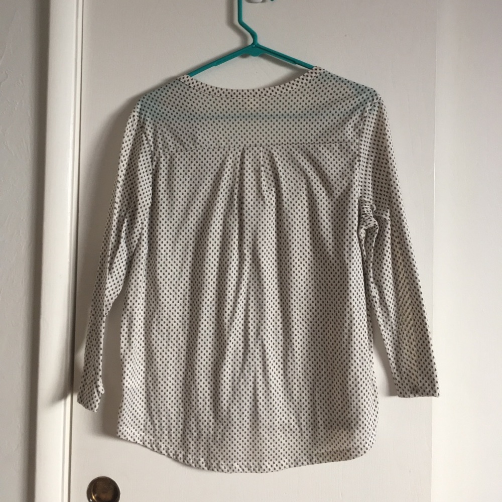Tiny Leaf Pattern Top - Picture 2 of 3